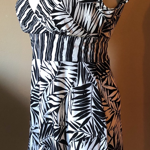 Evan Picone V-Neck Dress Sz 12 Black & White euc - Picture 3 of 5